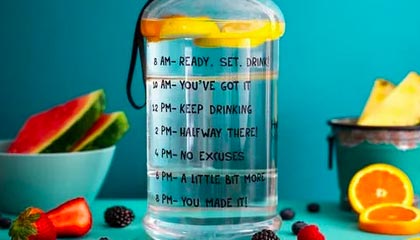 九游游戏中心下载-社交媒体热议：谁是本赛季最耀眼的车手？