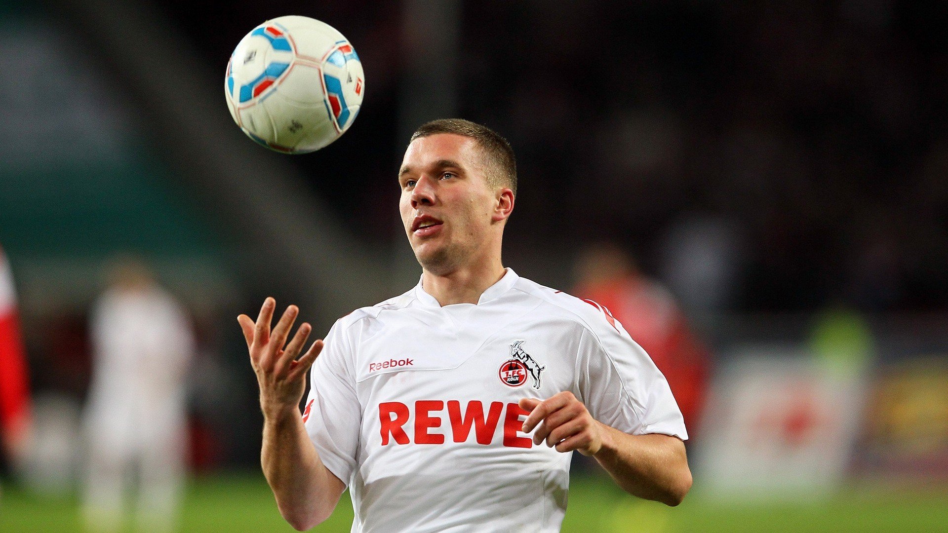 传奇“逆袭”故事：从平凡到伟大的奋斗历程，名人从平凡走向伟大的事例